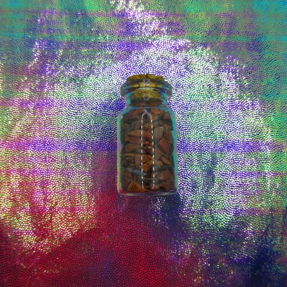 Goldstone Chips Gemstone In A Bottle Embellishments Natural Semi Precious - Picture 3 of 3